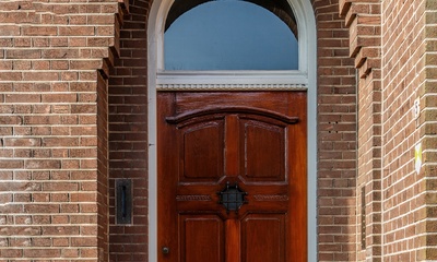 Detail ingangsportiek