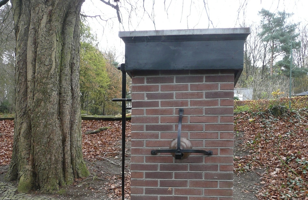 Pomp achter Torckschool