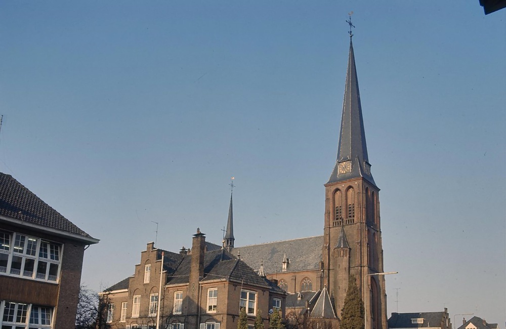 O.L. Vrouw Visitatie: Overzicht kruisbasiliek