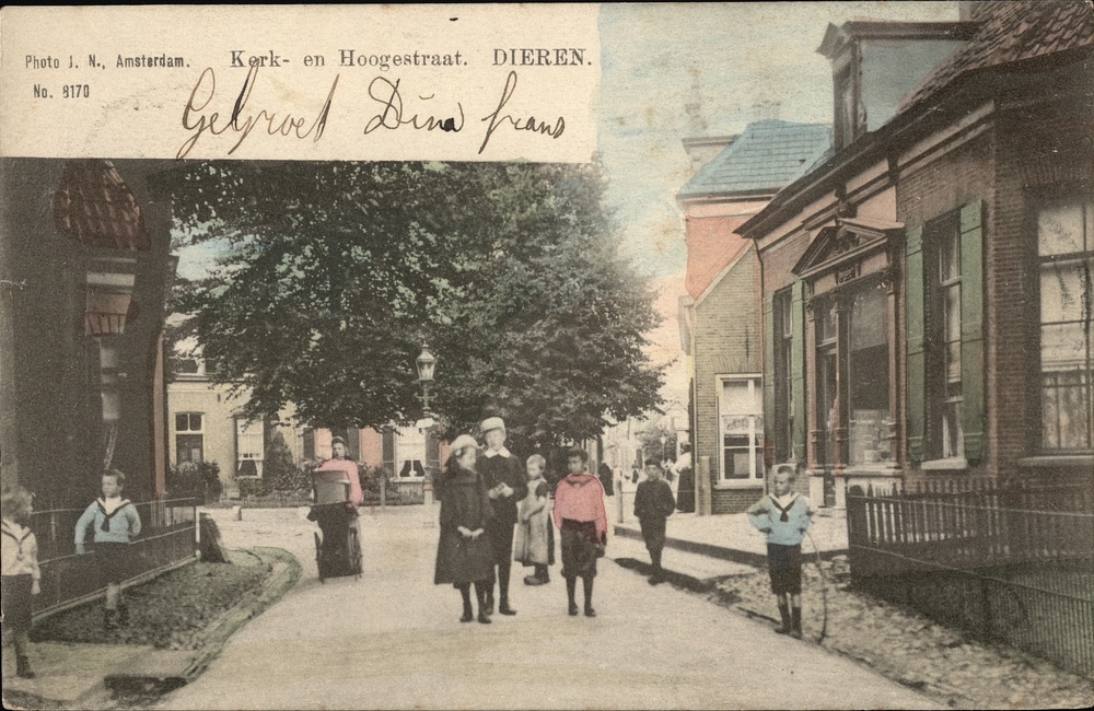 Rechts: Banketbakkerij Bosman - 1904