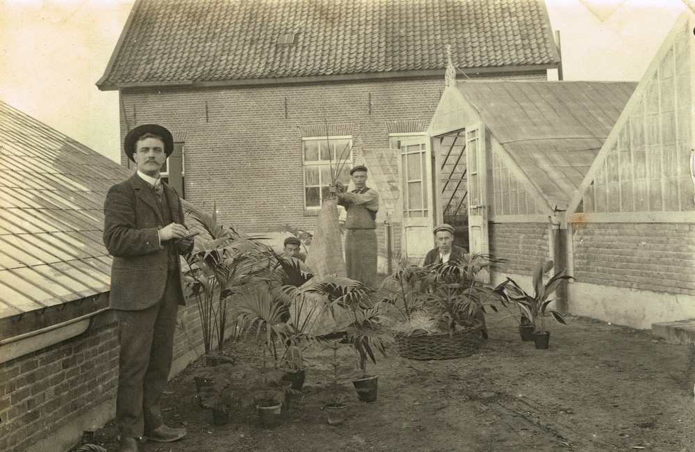 Bij de kassen