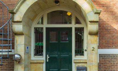 Detail zijgevel links