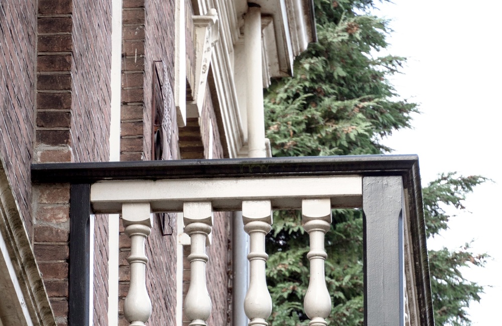 Detail balkon met balustrade 2016