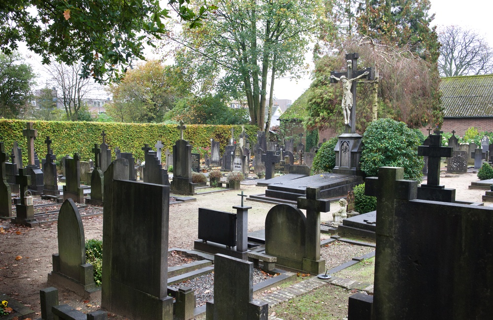 Begraafplaats Bergweg 11
