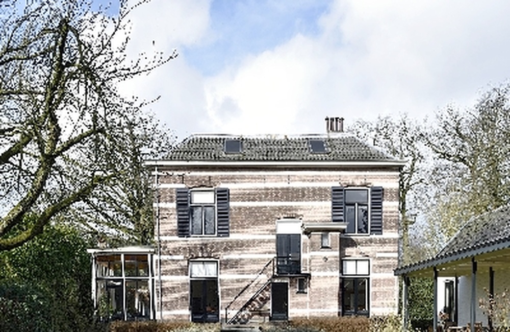 Tuin en achtergevel Villa Nova - 2016