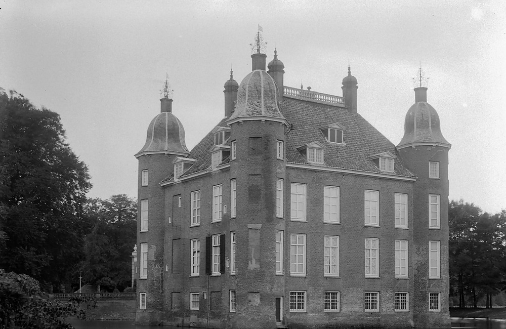 Overzicht met gracht (1914) Foto: C. Steenbergh
