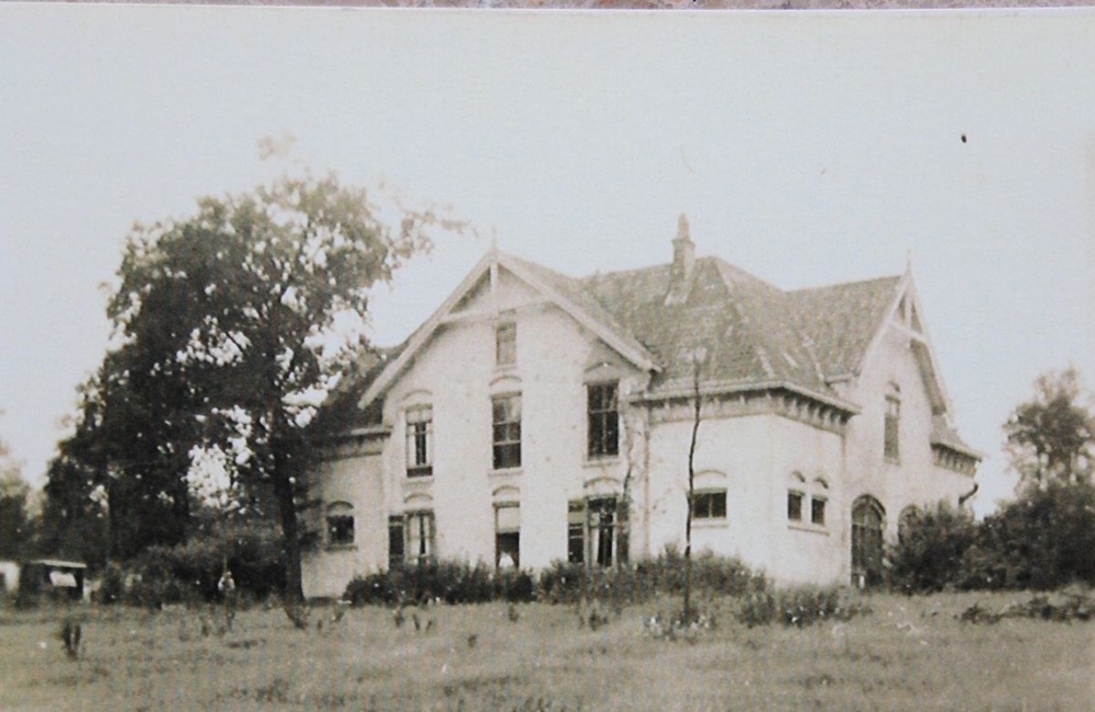 Koetshuisop Daalhuizen - ca 1960