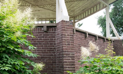 Detail gevel muziektent
