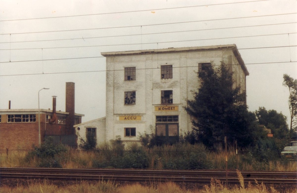 Voormalige Sigarenfabriek Rinaldo van Gebr. Nas, later Accufabriek De Komeet, Zuider Parallelweg