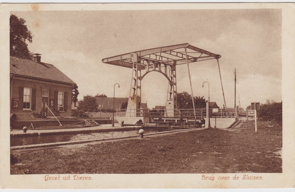 Sluis met brug