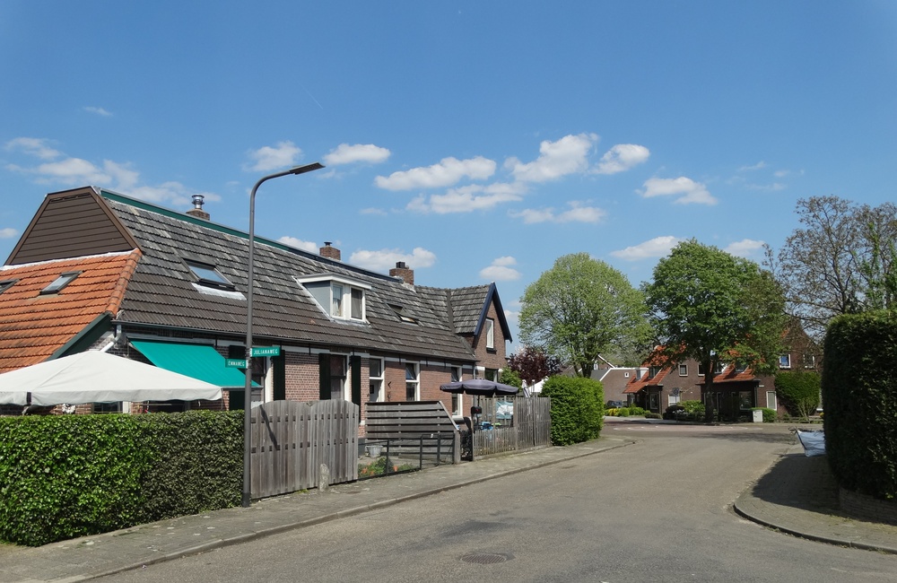 Emmaweg richting hoek Waardweg - 2016