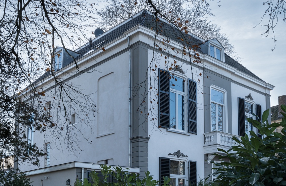 Voor- en linkerzijgevel 2016