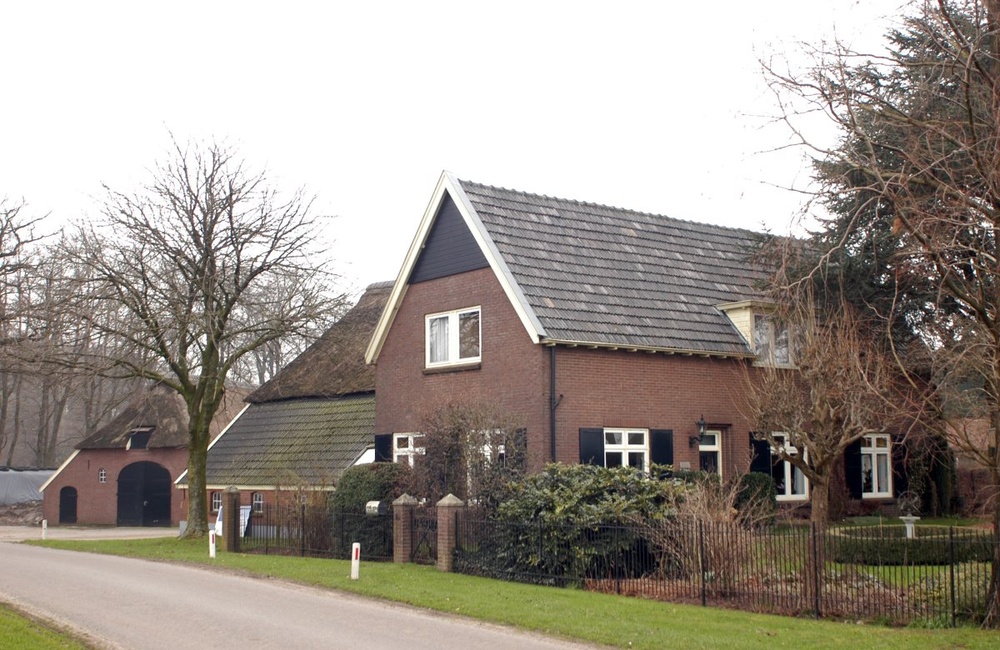 Voor-en zijgevel