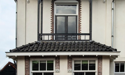 Detail voorgevel links