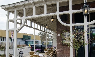 Detail voorgevel eetcafe