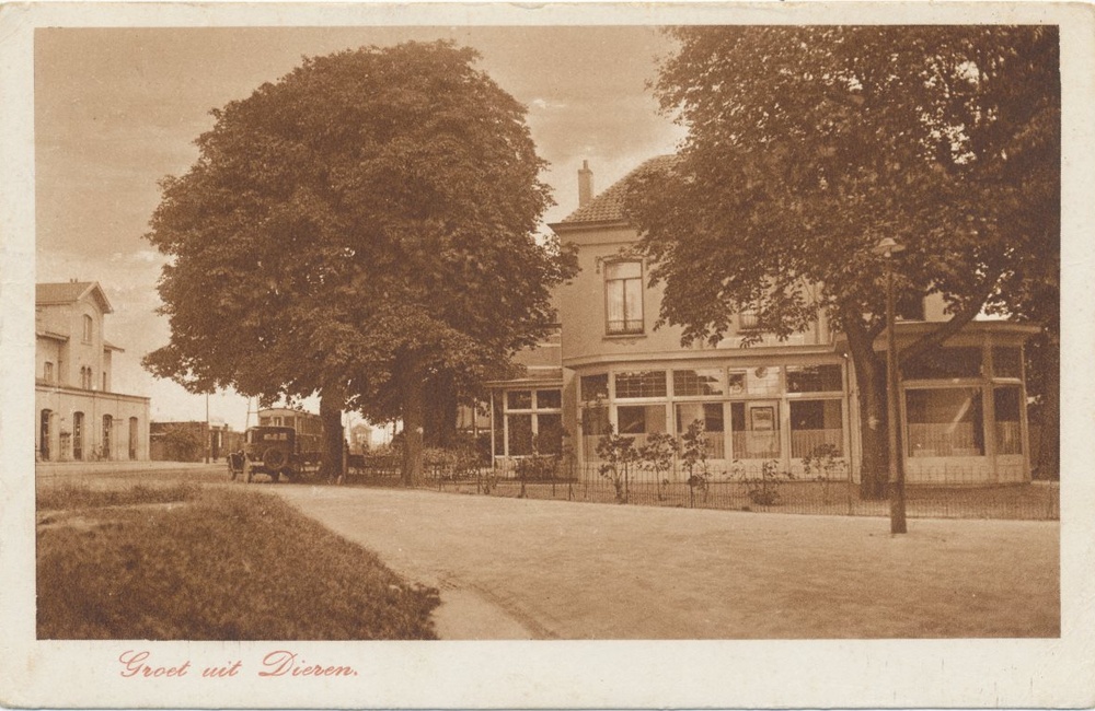 Hotel Westhoff (zijkant Prinsenstraat) en station - 1929