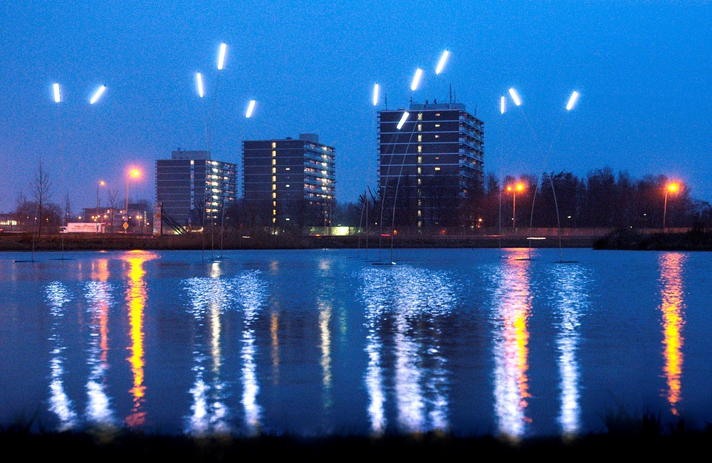 Swinging Lights