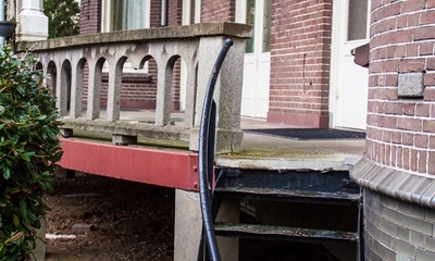 Detail terras beneden