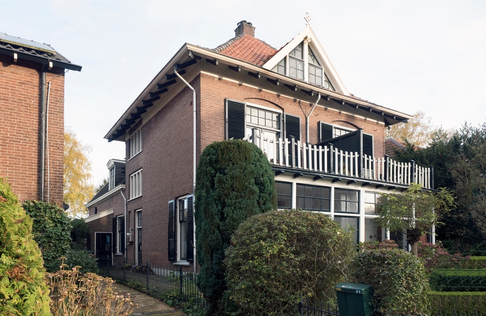 Voor- en linkerzijgevel 2016