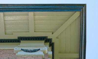 Detail pilaster