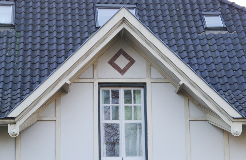 Detail venster met dak