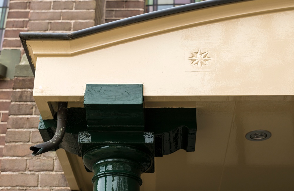 Detail luifel en pilaar – 2016