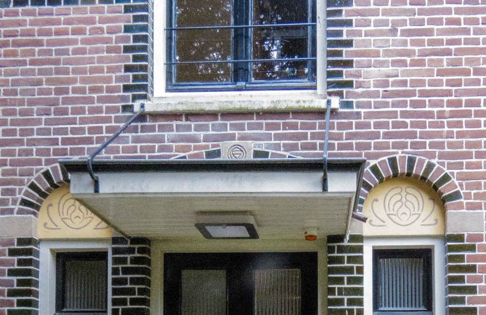Ingang aan de linkerzijde - 2016