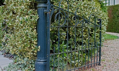 Hekwerk bij villa