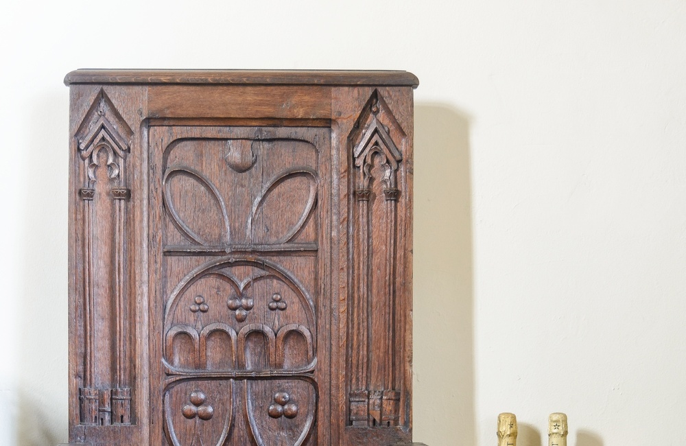 Houten stoel met opbergruimte 2016