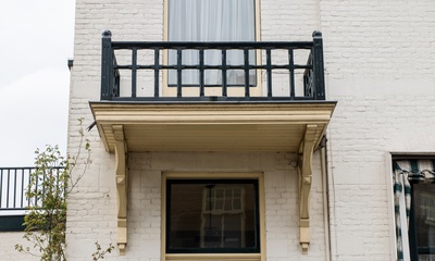 Deel voorgevel villa
