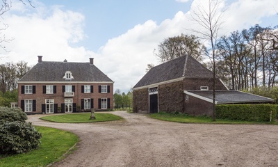 Voormalig koetshuis