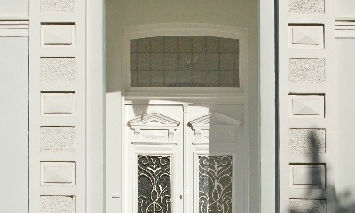Detail ingangsportiek