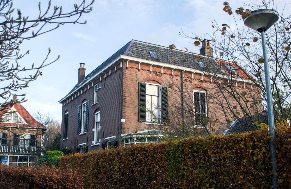 Voor- en rechterzijgevel 2016