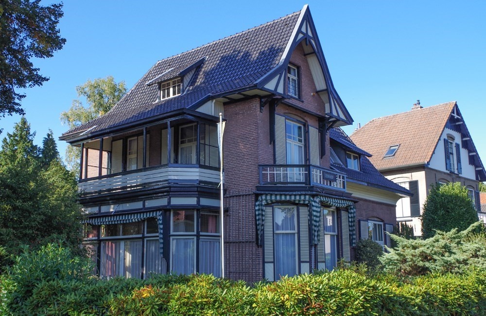 Zicht op linkergevel