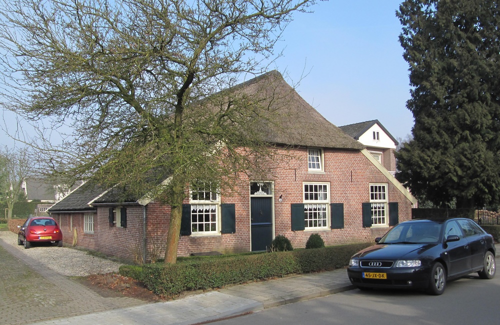 Boerderij met rieten wolfdak