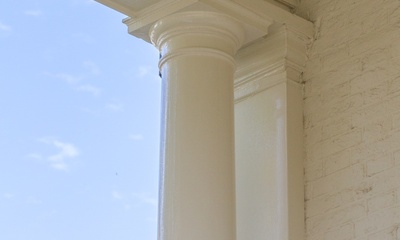 Detail portico
