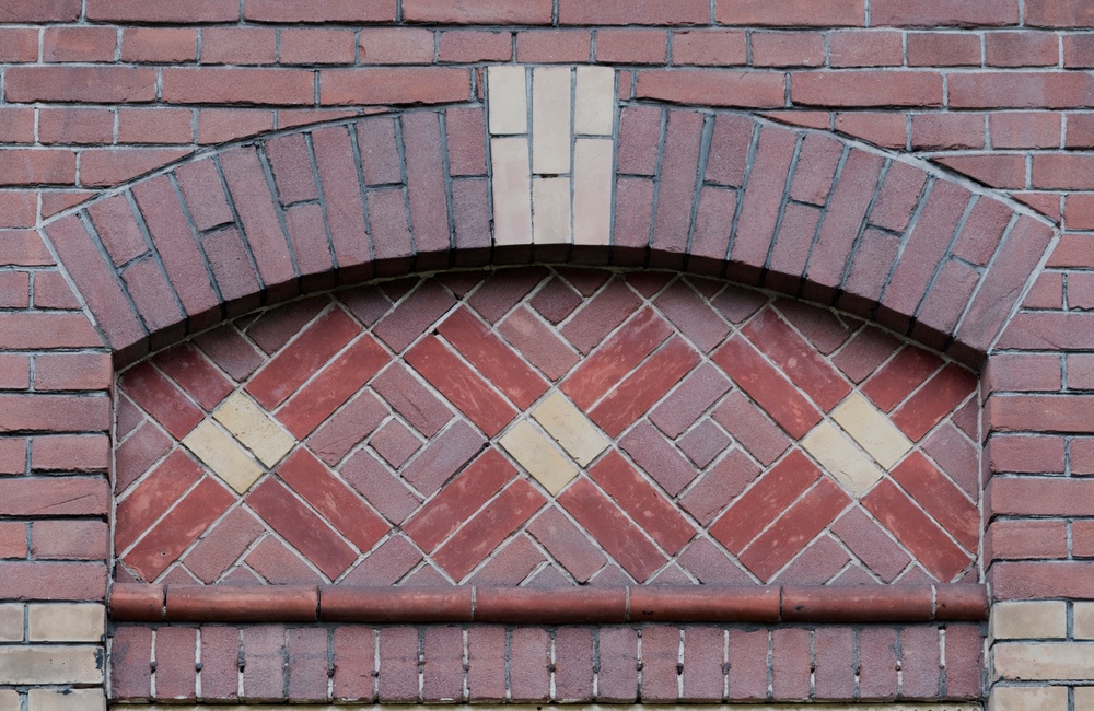 Segmentbogen met metselmozaïek 2016