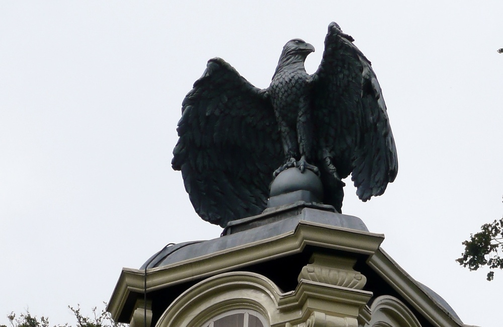 De adelaar op de theekoepel 2015