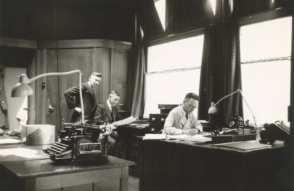 Kantoorpersoneel Sevenstern - 1942