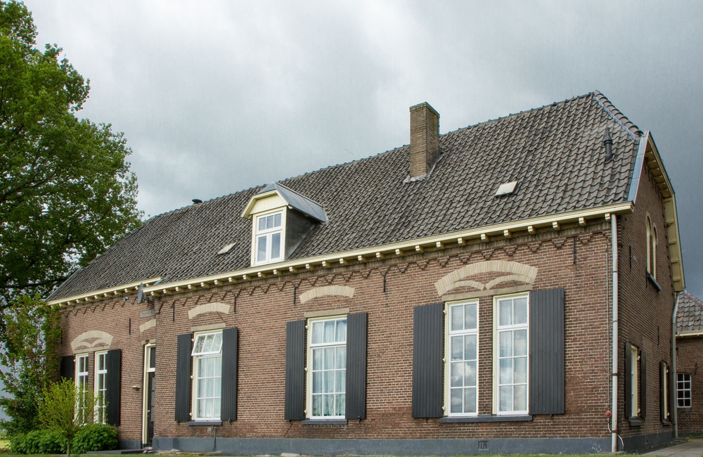 Voorgevel en rechter zijgevel - 2016