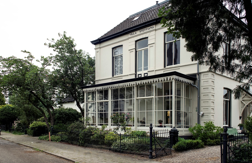 Voor- en rechterzijgevel 2016
