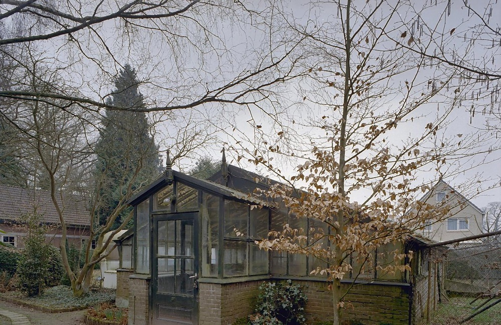 Hofstetten: Overzicht voorzijde kas, met smalle entrÚe (2002)
