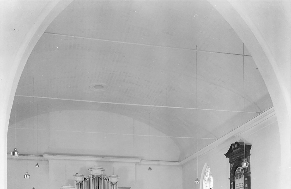Nederlands Hervormde Kerk: interieur naar het westen (1967)