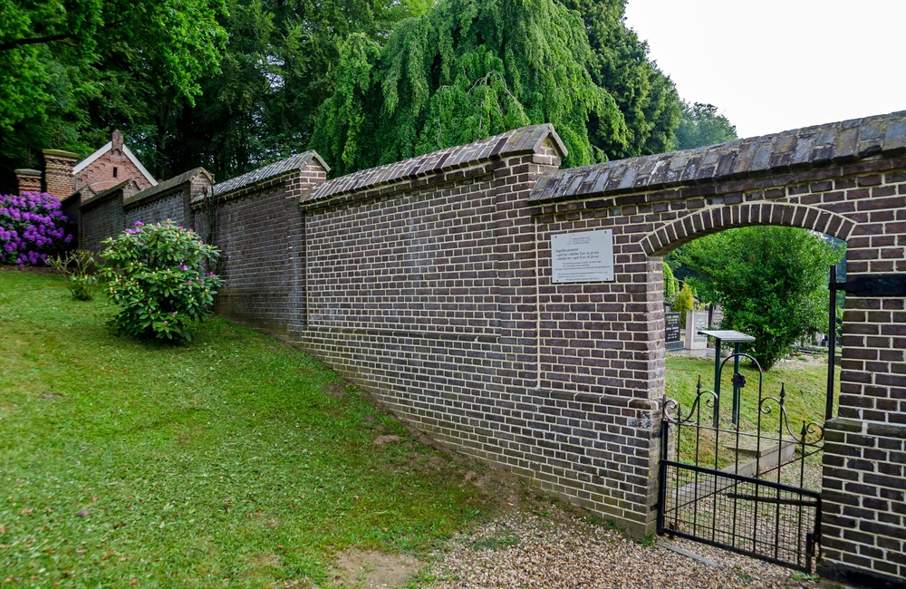Bijtenzijde muur met hekwerk - 2016