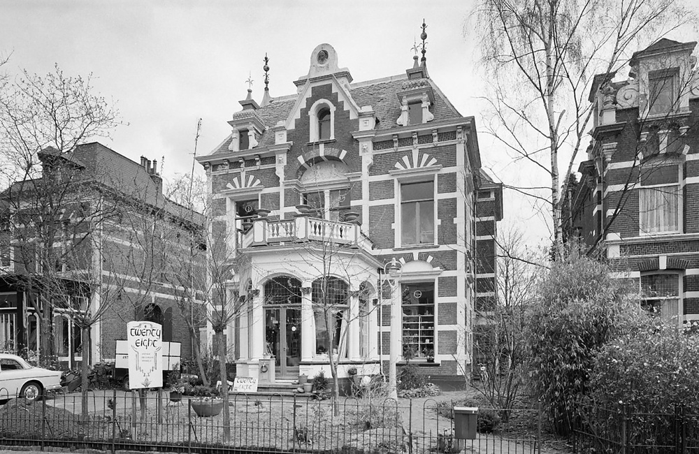 Elize, Zutphensestraatweg 28 (1995)