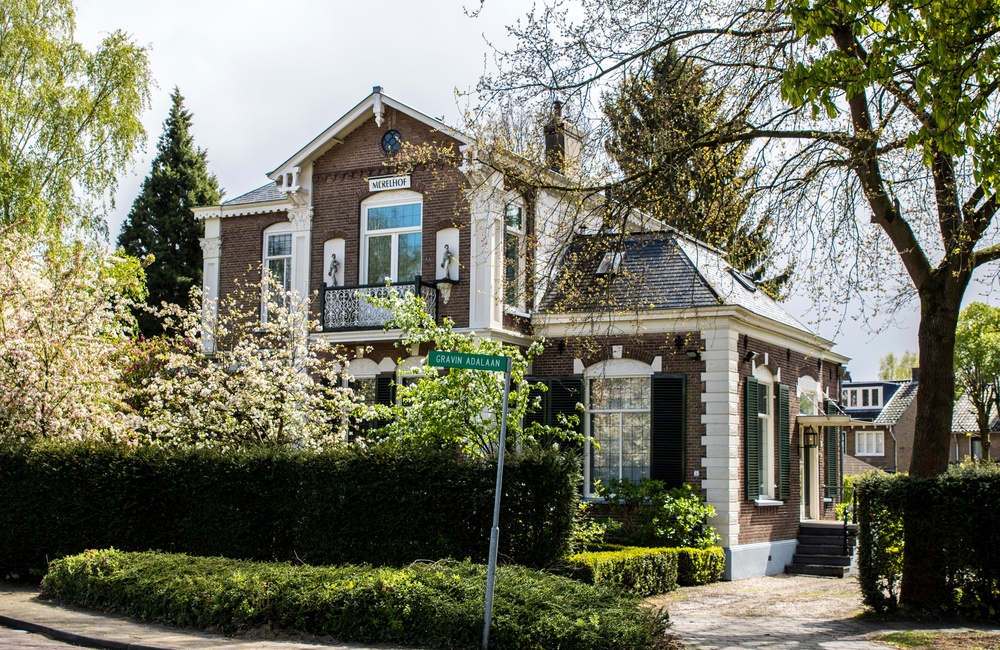 Voor- en rechterzijgevel 2016