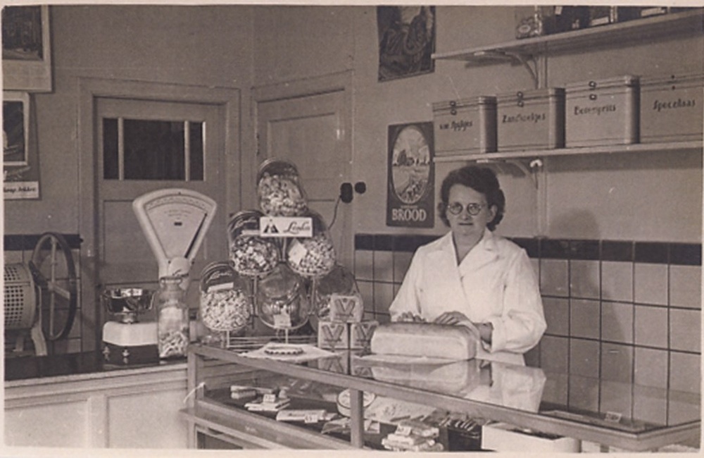 Bakkerij_s_van_tent_beeeking-1958_fn.jpg