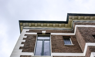 Deel rechtergevel villa