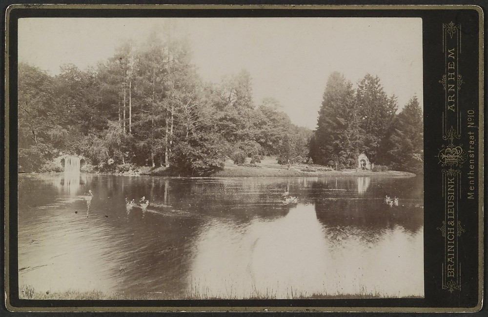 Vijver en bomen Kabinetfoto met in druk