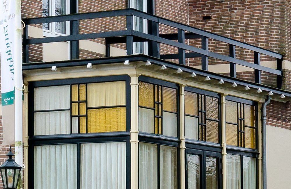 Detail glas in lood ramen Voormalig pension Horsting - 2016